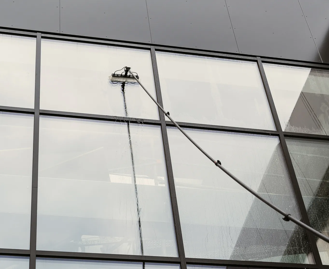 Mycie przeszkleń i dachów